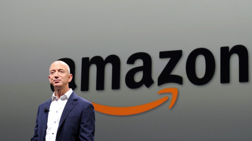 Bezos Amazon droni veicoli elettrici 200 miliardi