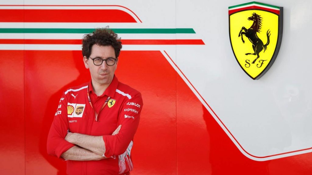 Mattia Binotto, già designato tempo fa da Marchionne come colui che avrebbe dovuto sostituire, prima o poi, Arrivabene. Nato a Losanna nel 1969, è entrato nella scuderia del cavallino come ingegnere motorista nella squadra prove. Dal 2004 diventa ingegnere motorista della squadra corse, poi dal 2007 viene nominato Capo ingegnere. Dal Luglio 2016 è inoltre Chief Technical Officer della scuderia, incarico che fino a nuovo ordine continuerà a mantenere come specificato nel comunicato ufficiale.