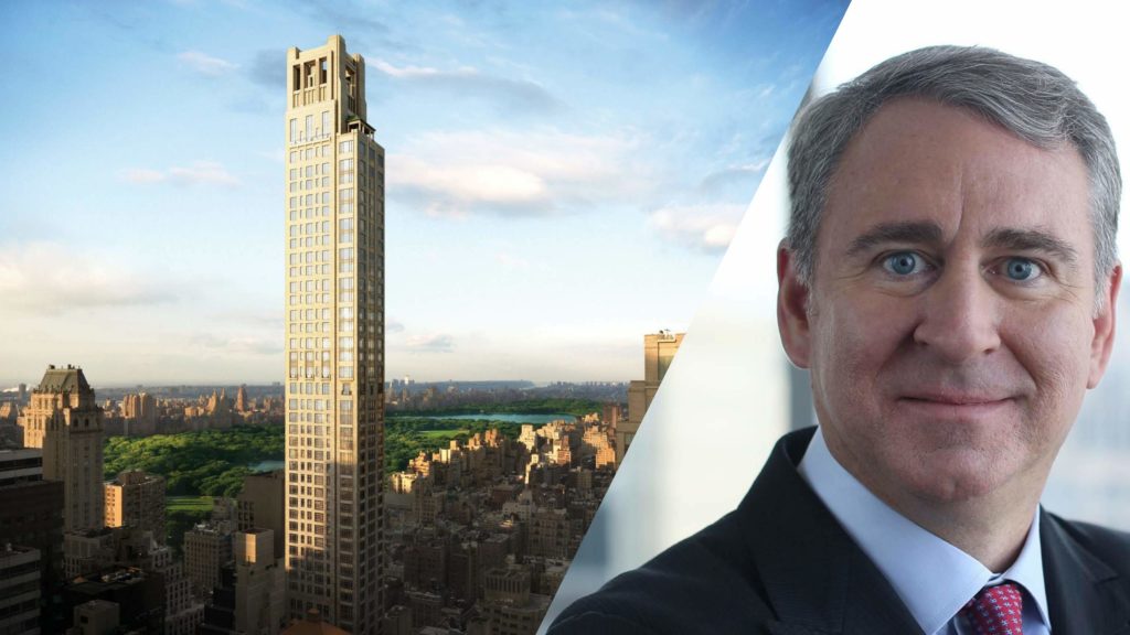 L’appartamento più costoso degli Stati Uniti è appena stato venduto a New York. L’imprenditore statunitense Ken Griffin ha acquistato per 238 milioni di dollari un attico al 220 di Central Park South. E non si tratta del primo acquisto dell’anno da parte del miliardario, che all’inizio di gennaio, si è aggiudicato un palazzo del XIX secolo a Londra (nei pressi di St. James park) per 95 milioni di pounds, ovvero circa 120 milioni di dollari. Il grattacielo nel quale è situato l’appartamento è un edificio in stile post-moderno i cui lavori di costruzione sono iniziati nel 2014. Secondo le previsioni, il grattacielo sarà completato entro la fine di quest’anno, al raggiungimento del 66esimo piano. L’abitazione che ospiterà Ken Griffin durante i soggiorni di lavoro nella grande mela, è stata pagata circa 100 mila dollari al metro quadro, motivo per cui è la casa più costosa degli Stati Uniti.