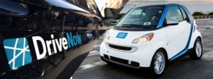 Car2Go, nato nel 2008 e gestito da una società controllata da Daimler AG (che peraltro controlla anche Mercedes-Benz) e Drive Now, nato invece nel 2011 e gestito da BMW, detengono già un’importante fetta di mercato. Con la fusione del servizio i clienti dell’una e dell’altra, potranno usufruire delle vetture di entrambe le case automobilistiche, grazie ad un’unica piattaforma. L’obiettivo del joint-venture, ovvero del contratto che sancisce la temporanea collaborazione tra le due aziende, consiste nel dare vita alla più grande flotta di auto elettriche adibite al car sharing urbano. L’intera operazione è guidata da Olivier Reppert, già amministratore delegato di Car2Go.