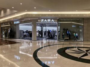 Zara Chiude Negozi Punta E-Commerce