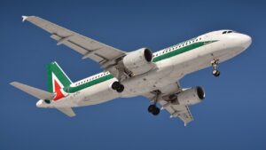 Nazionalizzazione Alitalia: rischio isolamento di Sicilia e Sardegna