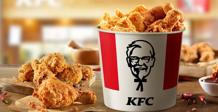 Un casco di pollo KFC