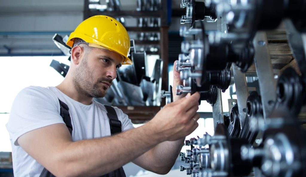 Tecnico a lavoro