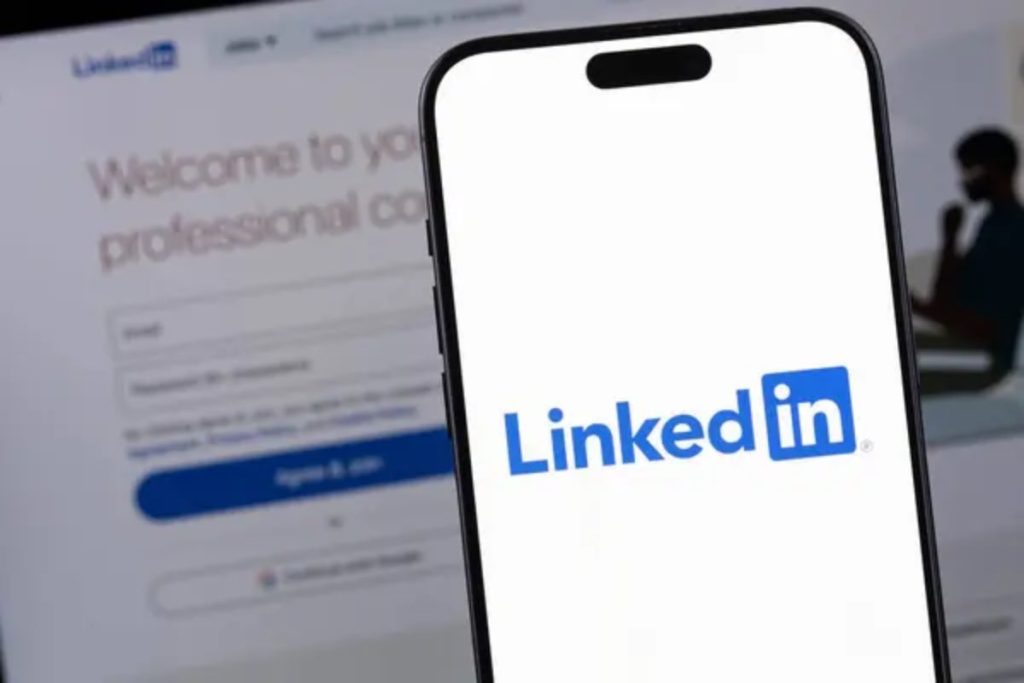 LinkedIn introdotto canone cerchi lavoro beffa